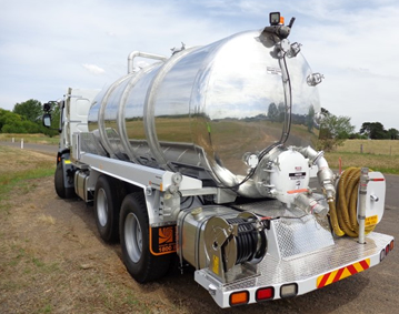 Vacuum truck